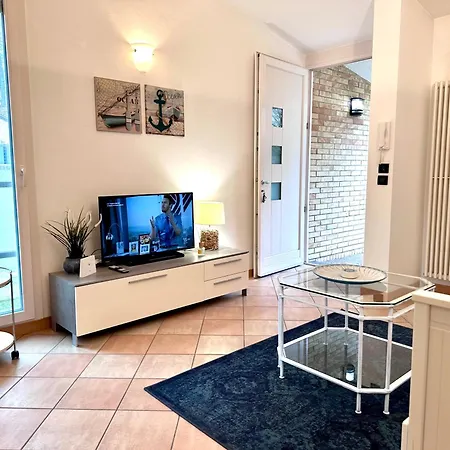 Apartment Seashell
